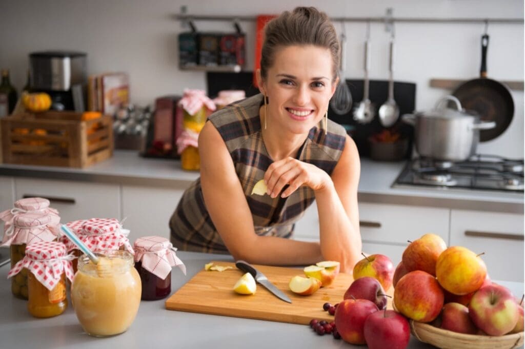 "From Crash Diets to Sustainable Solutions: A Guide to Safe Weight Loss. Tips from Holly Roser. | Personal Training "