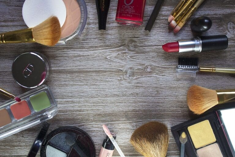 Toxic Chemicals in Personal Care Products and Easy, Safer Alternatives